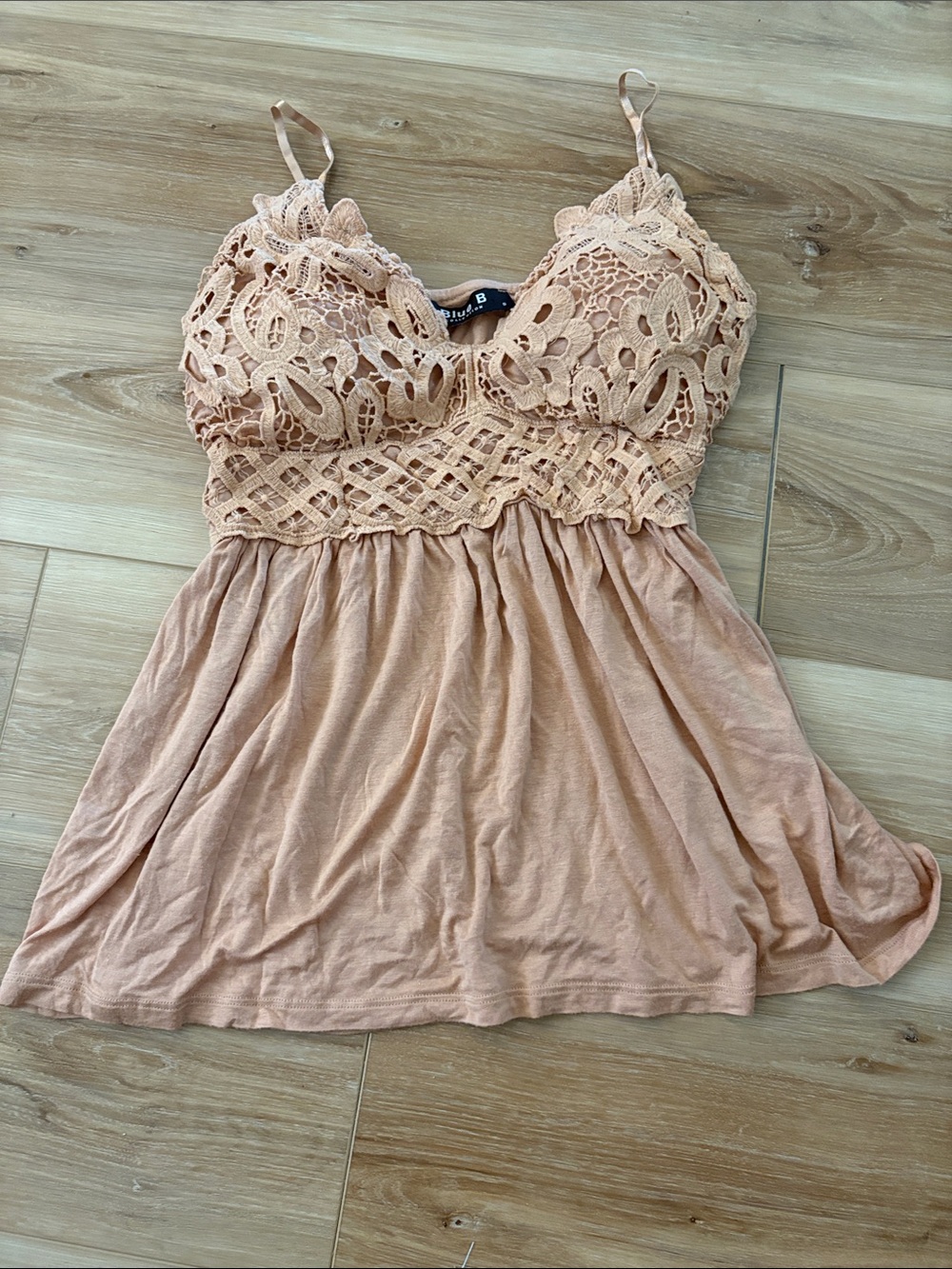 Collection B Peach Crochet Trim Tank